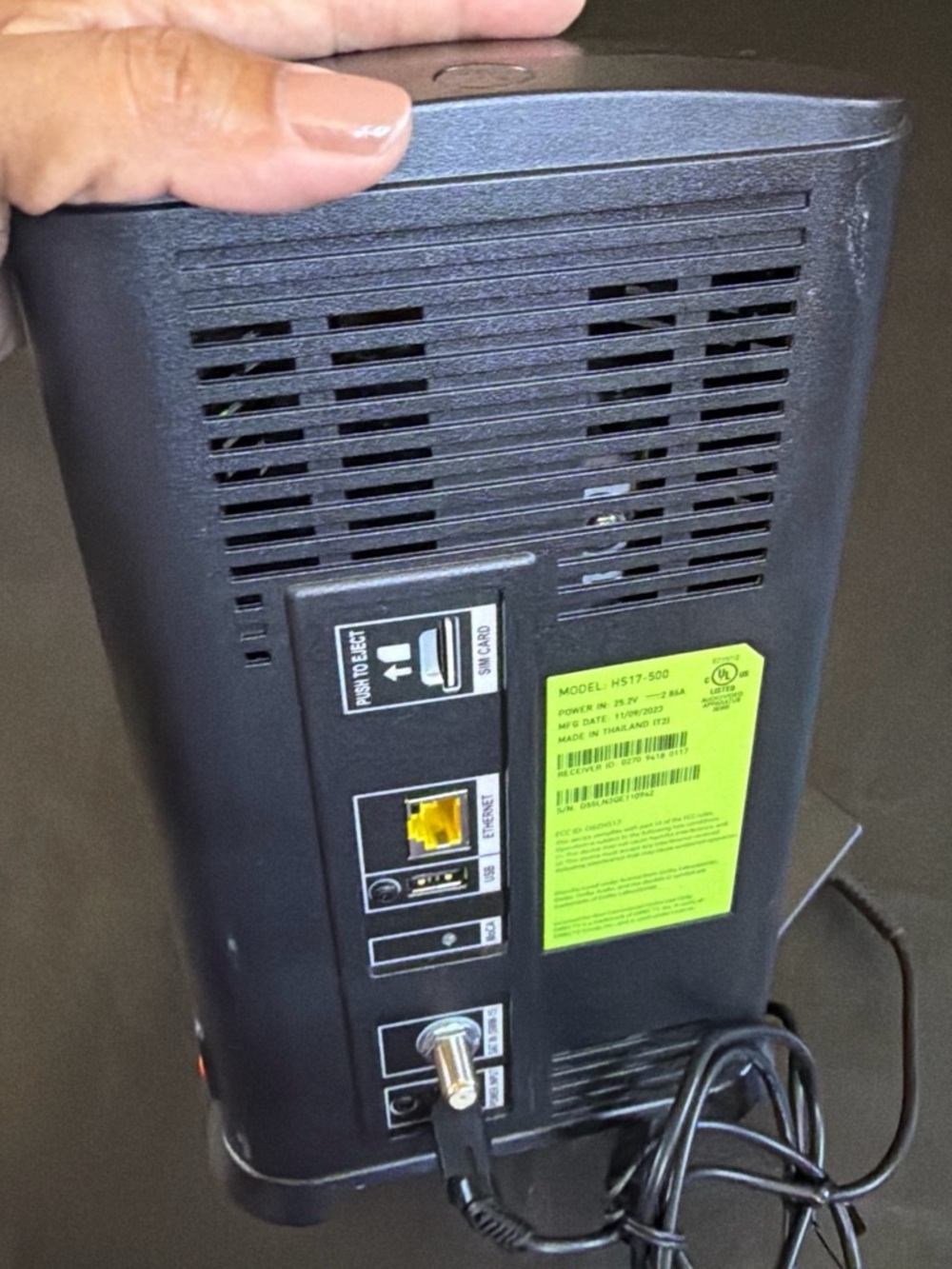 NETGEAR Black Vertical Wireless Router with Power Adapter - Picture 5 of 7
